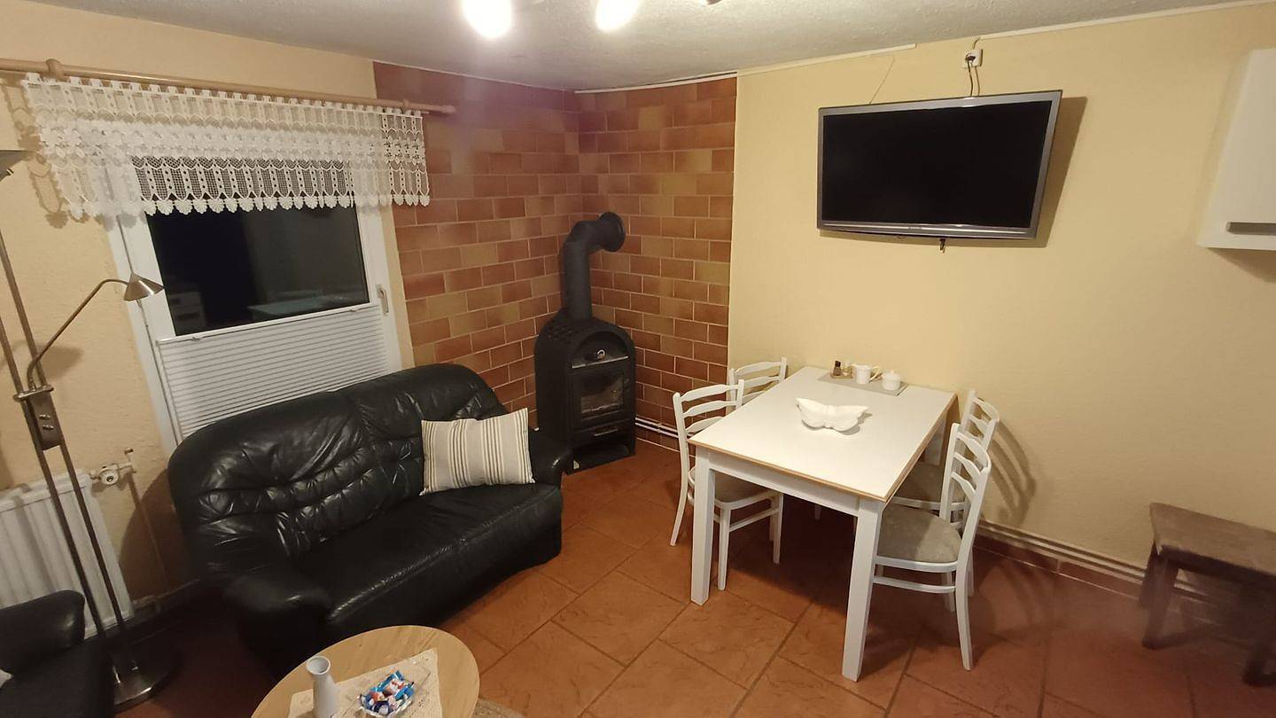 Apartamento entero, Komfortable Ferienwohnung mit Terrasse, Kamin und Gartenmöbeln in Plau am See in Plau am See, Región de Ludwigslust-Parchim