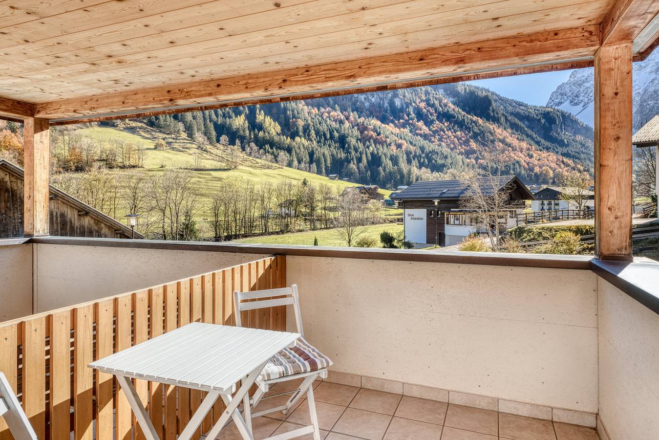 Apartamento inteiro, Ferienwohnung Rüti - 2-Zimmer mit Sw-Balkon in Rätikon mountain range, Brand