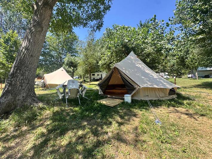 Location de vacances pour 3 personnes, avec vue ainsi que jardin et piscine, animaux acceptés à Sort - 2