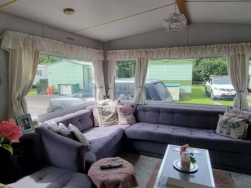 Caravan - Sleeps 8, pet friendly in Powys