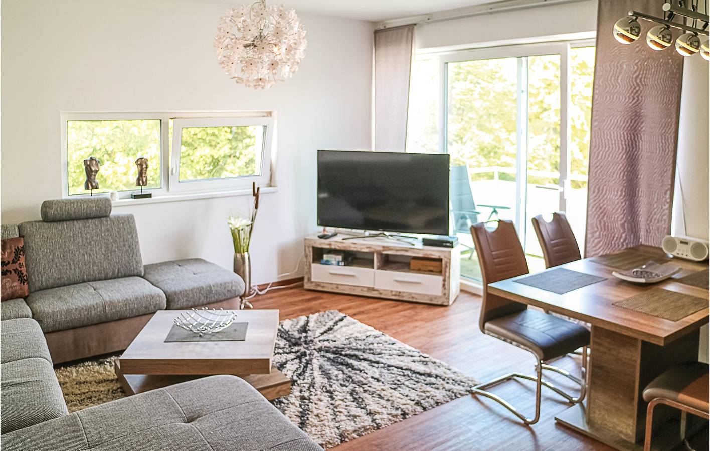 Ganze Ferienwohnung, Rückzugsort am Strand mit Parkplatz, TV und Küche (2km) in Barth, Vorpommern