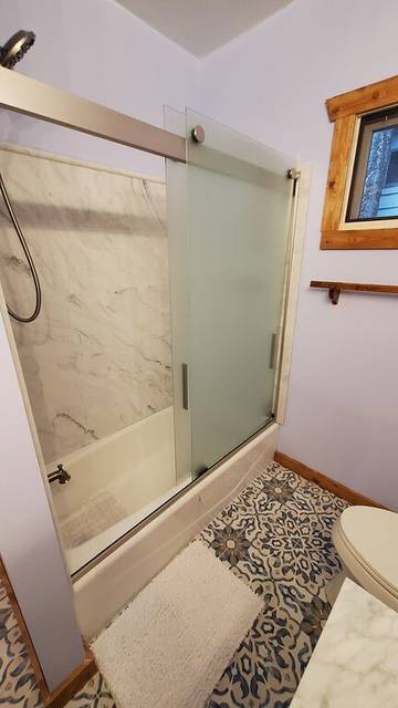 Log Cabin for 12 Guests in Flathead National Forest, Picture 3