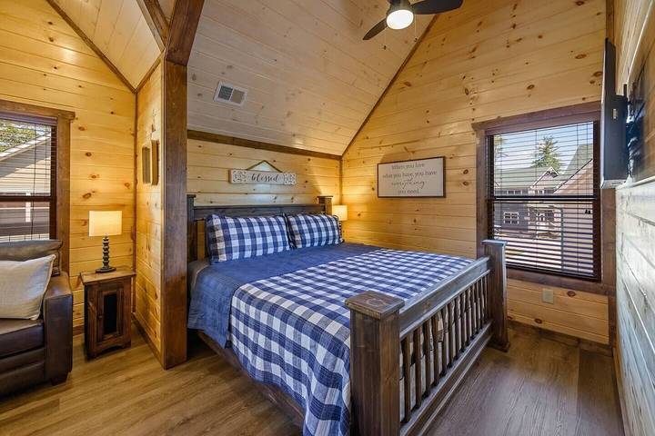 Chalet for 10 people, with hot tub and balcony, with pets in Pigeon Forge