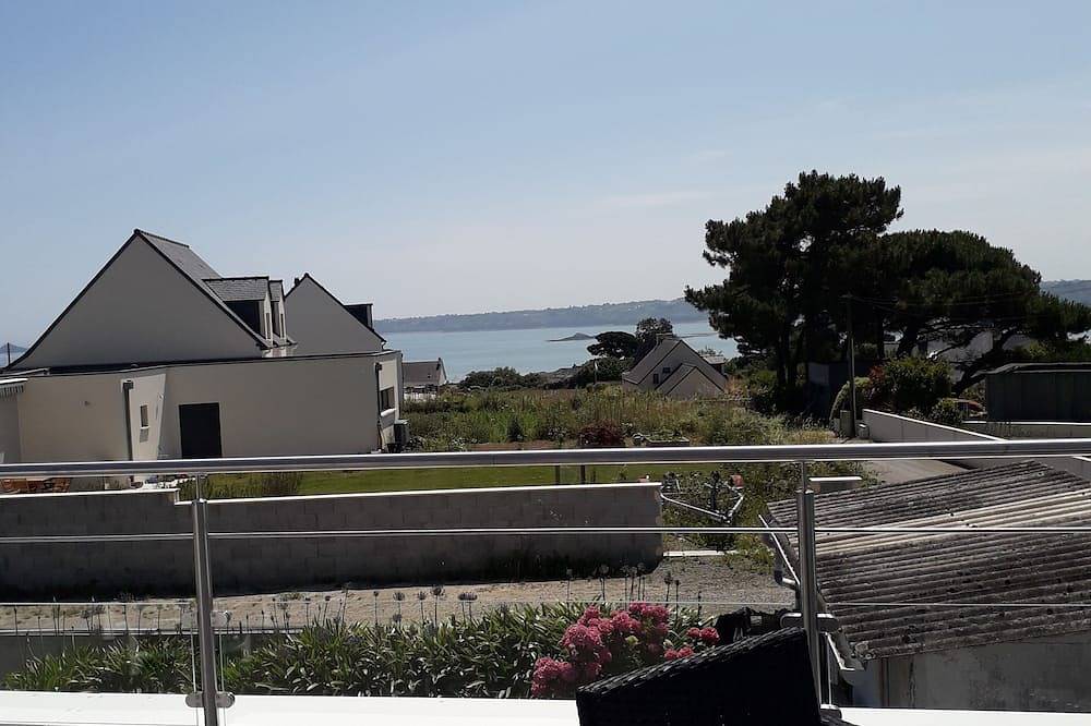 Revisited fisherman's cottage with sea view and garden on the outskirts of Bréhat in Ploubazlanec, Côte de Goëlo