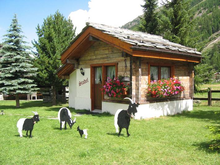 Chalet für 2 Personen, mit Garten im Wallis