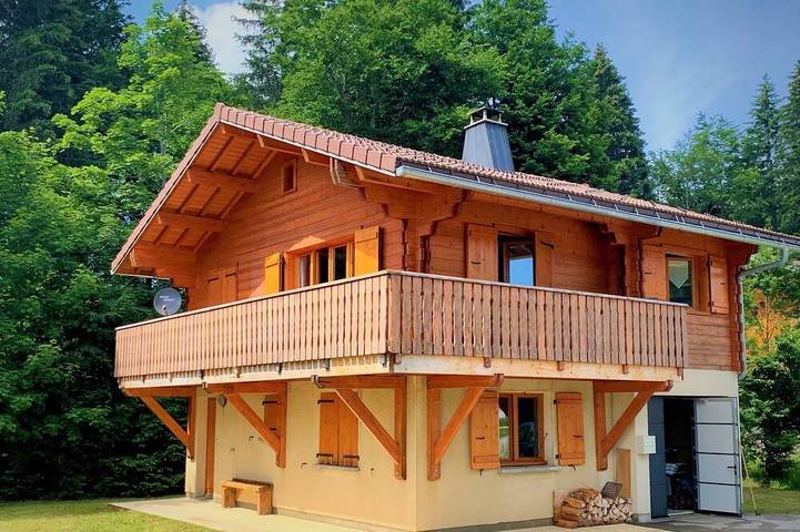 Chalet pour 8 personnes, avec balcon et jardin à Lamoura