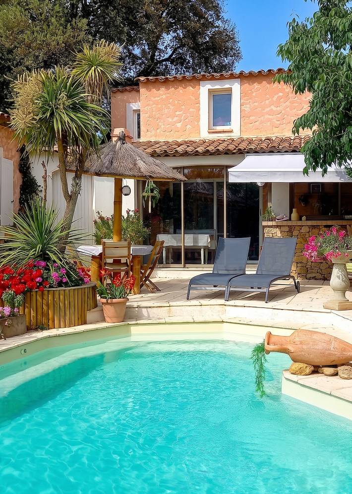 Ganze Wohnung, Charmante Wohnung mit Pool - Salon-de-Provence - 48m² in Salon-de-Provence, Mittelmeerküste (Frankreich)