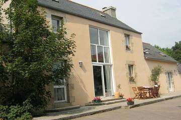 Gîte pour 8 personnes, avec terrasse et jardin à Guilers