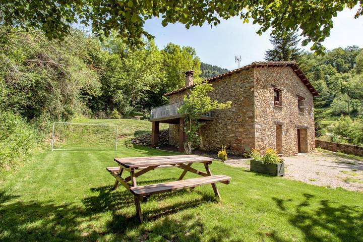 Gîte pour 6 personnes, avec vue et jardin, animaux acceptés à Vallfogona de Ripollès
