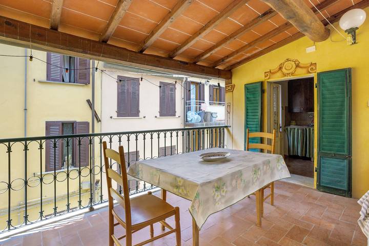 Casa Vacanze 'Michelangelo 2 Adulti 2 Bambini' con Terrazza Privata, Wi-Fi e Aria Condizionata in Pietrasanta, Riviera Toscana