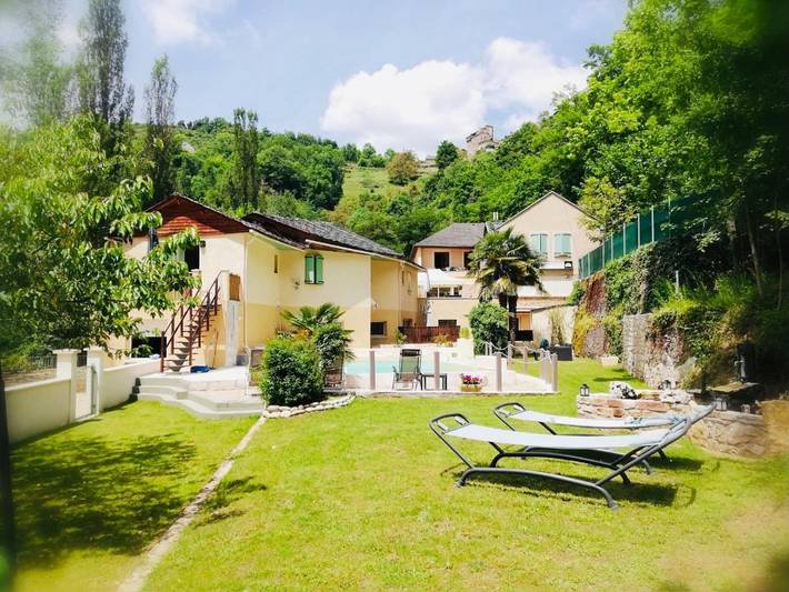 Appartement de vacances pour 7 personnes, avec vue ainsi que piscine et jardin