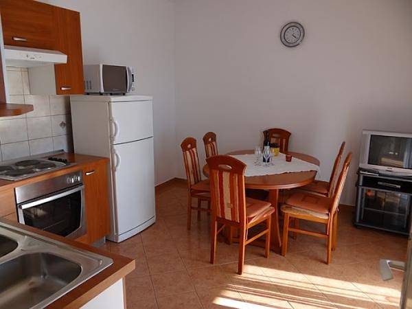 Ferienwohnung für 6 Personen, mit Terrasse auf Rab - 3