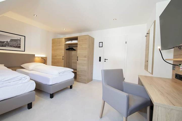 Appartement entier, 4-Star Business Apartment in Remscheid | 3 Bedrooms | Parking | Wi-Fi in Remscheid, Bergisches Land
