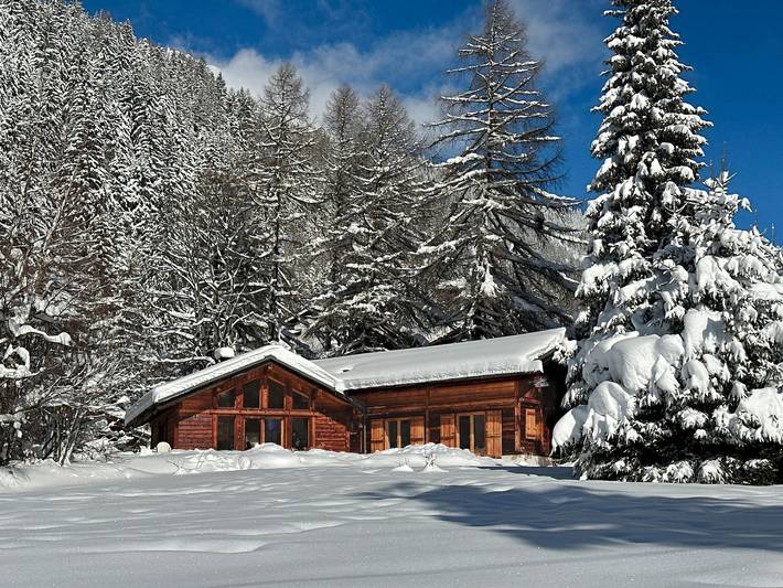 Location de vacances pour 8 personnes, avec balcon et jardin dans Gare de Montroc-le-Planet