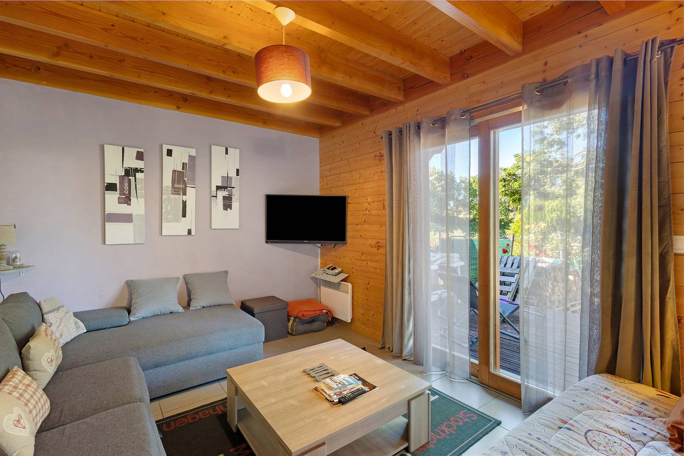 Chalet 'Edliane' con vista sulle montagne, terrazza privata e Wi-Fi in Font-Romeu-Odeillo-Via, Parco naturale regionale dei Pirenei catalani