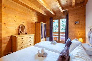 Chalet for 20 Guests in Le Grand-Bornand, Western Alps, Picture 3
