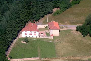 Chambre d’hôte pour 4 personnes, avec jardin à Thizy-les-Bourgs