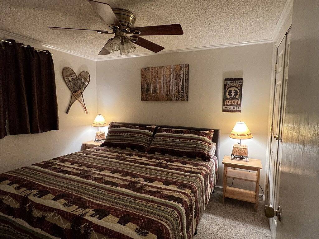 Ganze Wohnung, Der süße Punkt! Steigung und Mtn. Blick in Beste Lage, Ski In / Out in Snowshoe, Greenbrier River