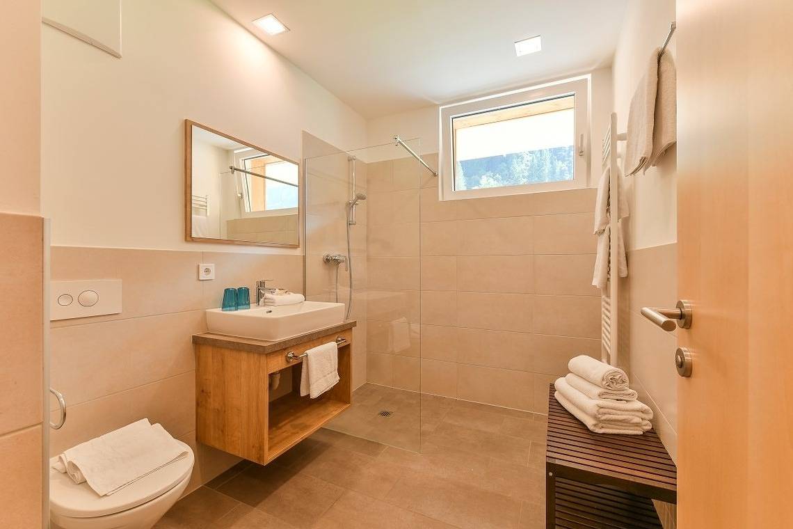 Ganze Ferienwohnung, Apartment mit Balkon in Klösterle am Arlberg, Arlberg
