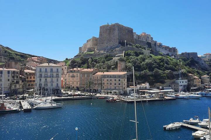 Gîte pour 4 personnes, avec balcon dans Citadelle De Bonifacio