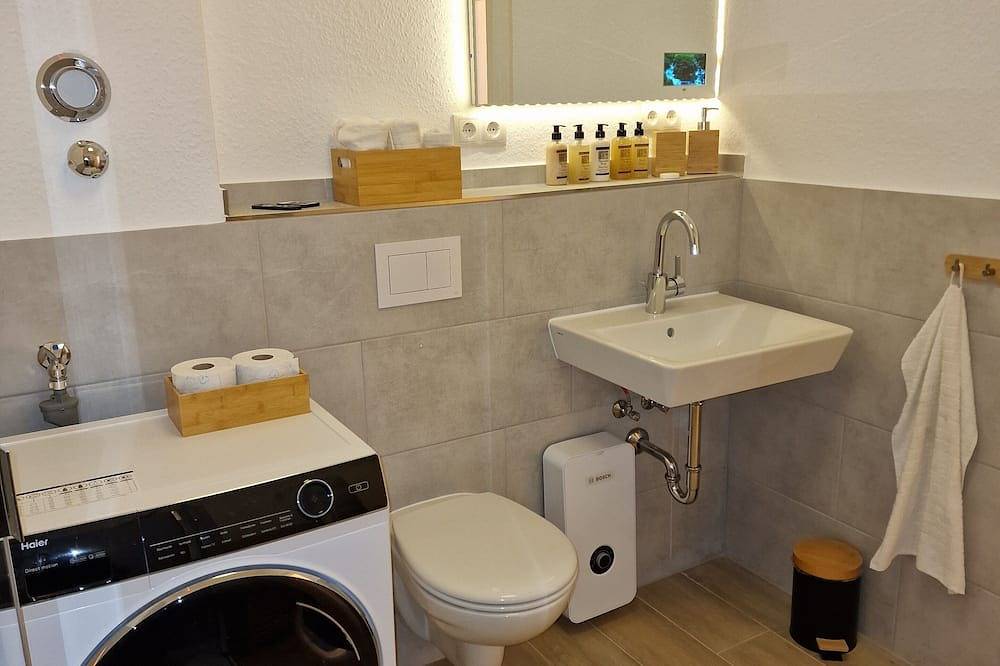 Ganze Wohnung, Ruhig gelegene Ferienwohnung mit Garten in Kieler Förde, Kronshagen