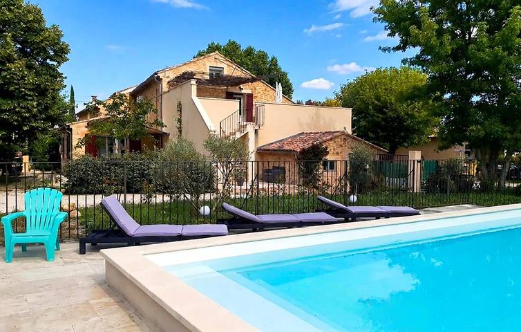 Location de vacances pour 12 personnes à Piolenc