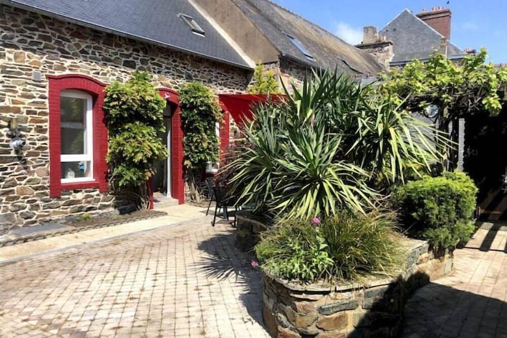Maison Rénovée Dans un Charmant Village Central des Côtes D'armor in Portrieux, Región de Guingamp