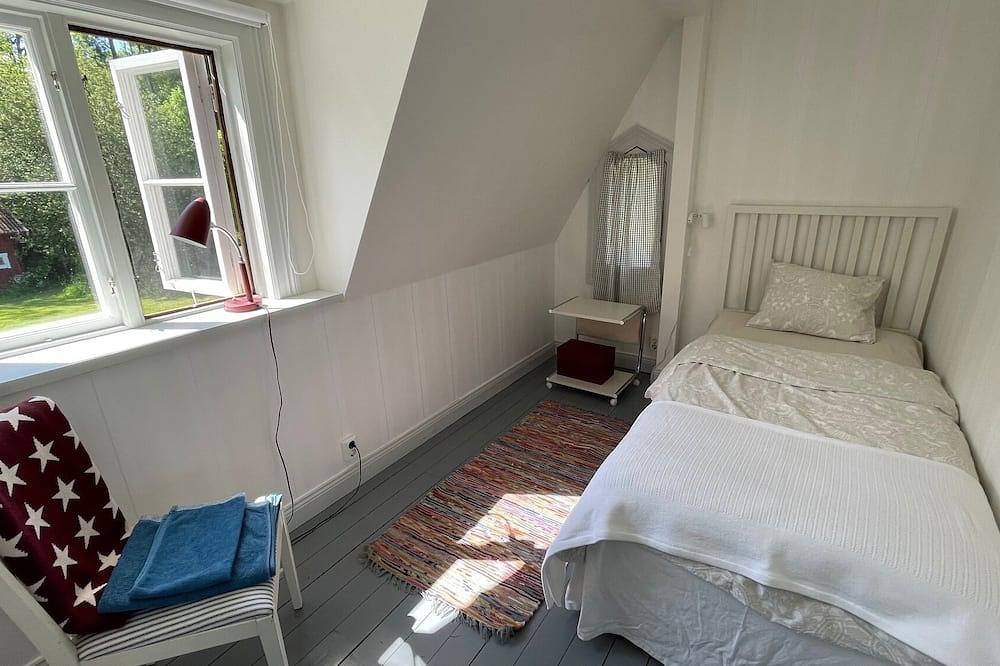 Nuovo annuncio Spettacolare soggiorno in riva al mare, 2 case, 10 letti, adatto per 2 famiglie in Osthammars, Uppsala