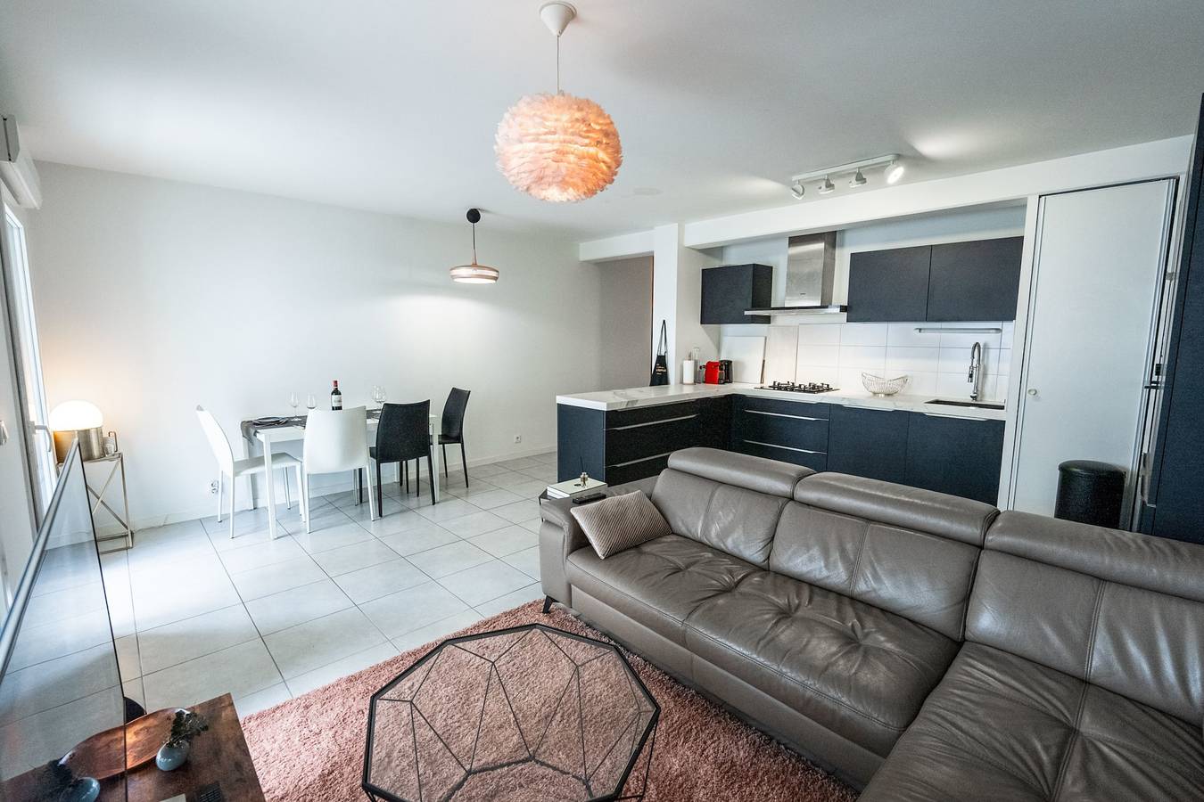 Apartamento entero, Spacious apartment in Talence in Talence, Región de Burdeos
