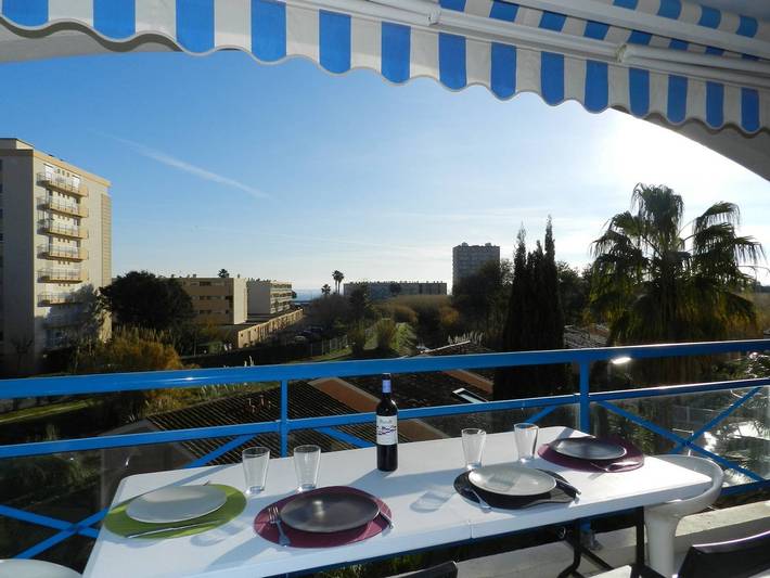 Gîte pour 6 personnes, avec piscine dans Golf Grand Jardin - 2