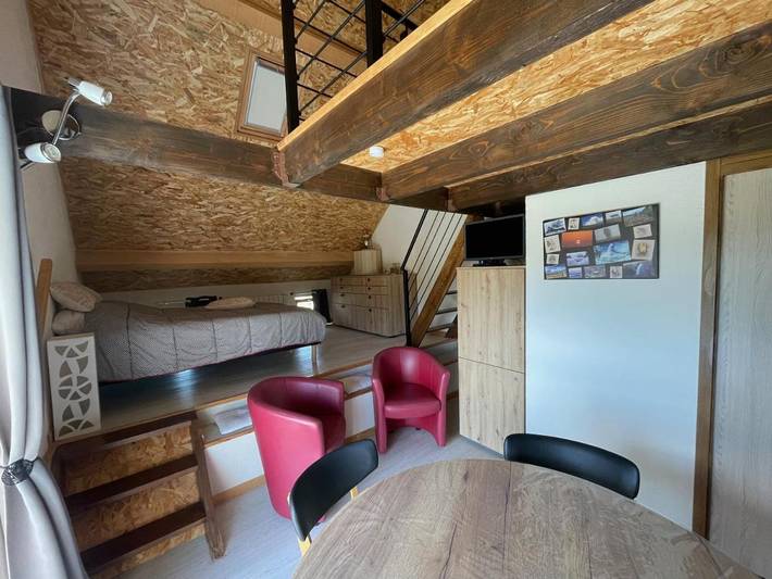Location de vacances pour 3 personnes, avec Terrasse ainsi que Jardin et Vue à Nasbinals - 4