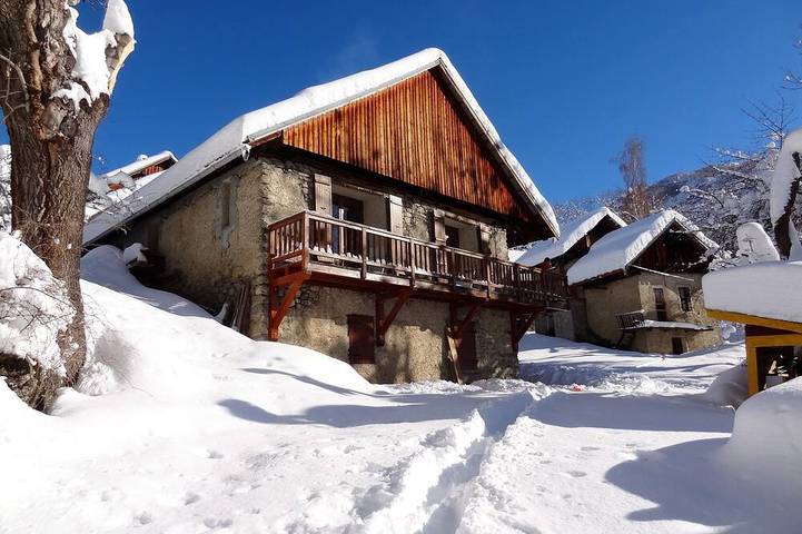 Gîte pour 12 personnes, avec Balcon et Jardin à Albiez-le-Jeune