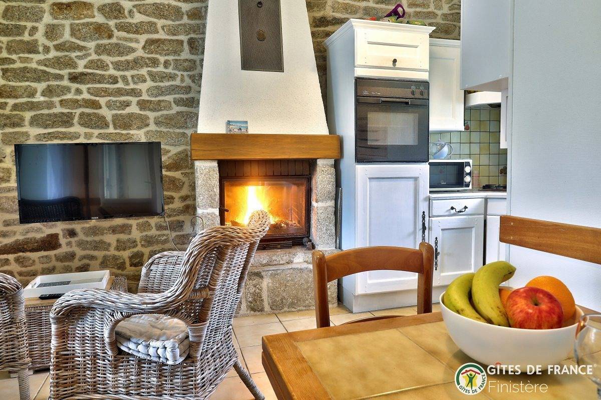 Encantadora casa rural con jardín y aparcamiento, a 400 m de la playa de Léhan in Treffiagat, Region de Quimper