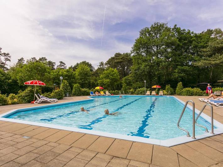 Vakantiewoning voor 4 personen, with Terras and Tuin as well as Zwembad and Sauna in Markelo