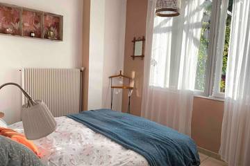 Location de vacances pour 4 personnes, avec piscine ainsi que terrasse et jardin à Saint-Georges-sur-Cher