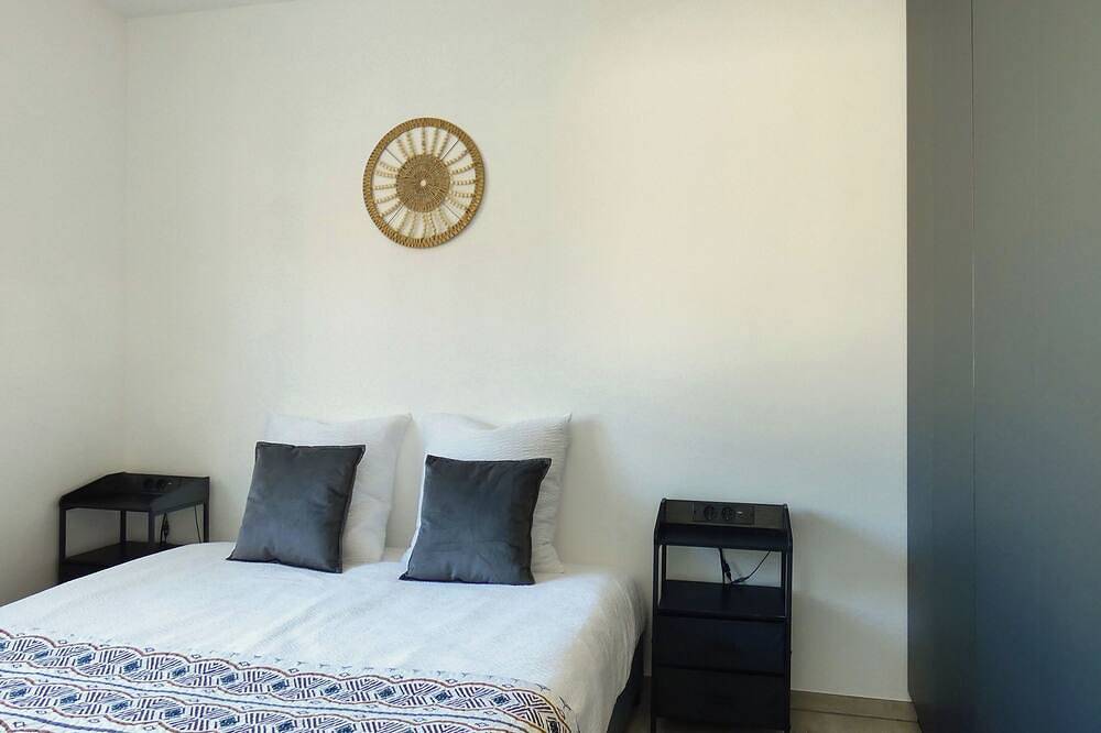 L'Hacienda, Whirlpool/Schwimmbad/See in Charavines, La Tour-du-Pin und Umgebung