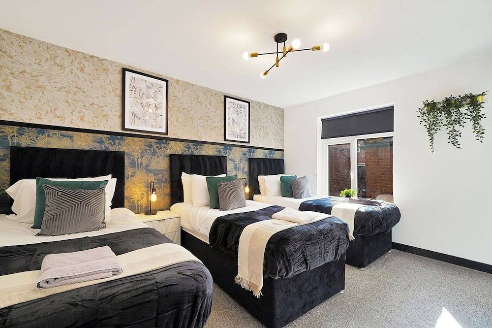 Entire apartment, 30% off! Stylish Yorkshire Apartment - Sleeps 5 in Wakefield, West Yorkshire