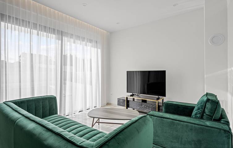 Geräumige 150 m² große Wohnung mit Pool, WLAN und Zugang zum Strand – 1,5 km entfernt in Vodice, Šibenik-Knin