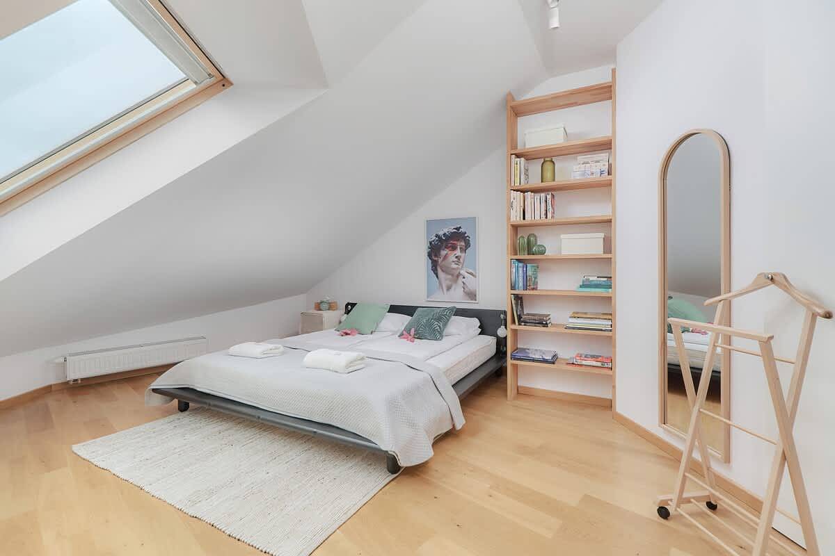 Appartamento intero, Two-level Apartment in Wroclaw | Balcony and Parking in Breslavia, Niederschlesien
