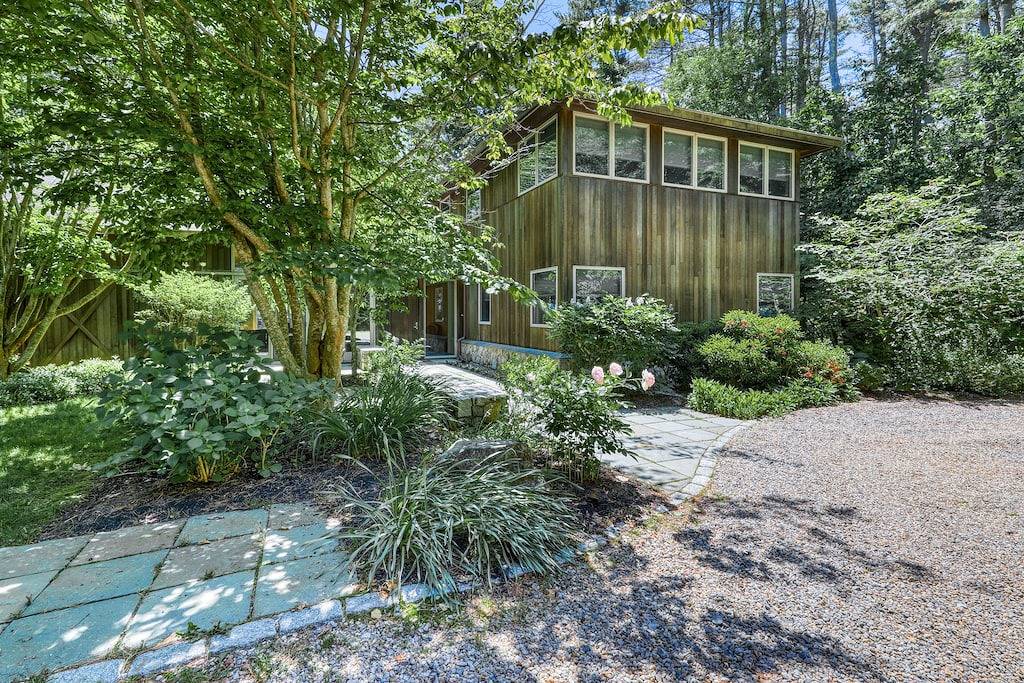 Ocean-view home with Ev charger - steps from Seapoint Beach in Kittery, York County