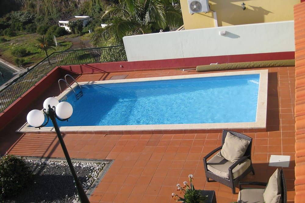 Sunny Villa - Vista al mar, barbacoa y piscina privada in Pináculo, Ponta do Sol