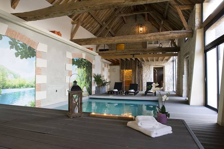 Gîte pour 11 personnes, avec piscine et jardin ainsi que sauna et jacuzzi dans l' Aisne