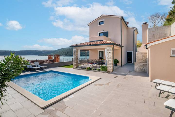 Ferienhaus mit meerblick für 8 Personen, mit Balkon und Terrasse sowie Pool in Istrien - 3