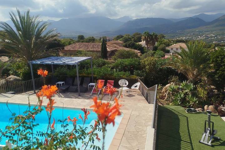 Villa pour 9 personnes, avec balcon ainsi que jardin et jacuzzi - 1