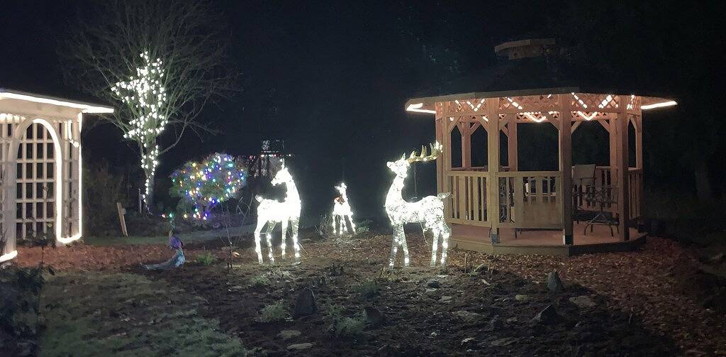 Luxury Cottage with Hot Tub in North Cowichan, Cowichan Valley Regional District