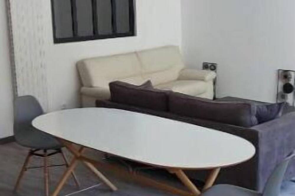 Apartamento entero, Meublé Neuf Avec Jardin in Clairvaux-les-Lacs, Jura