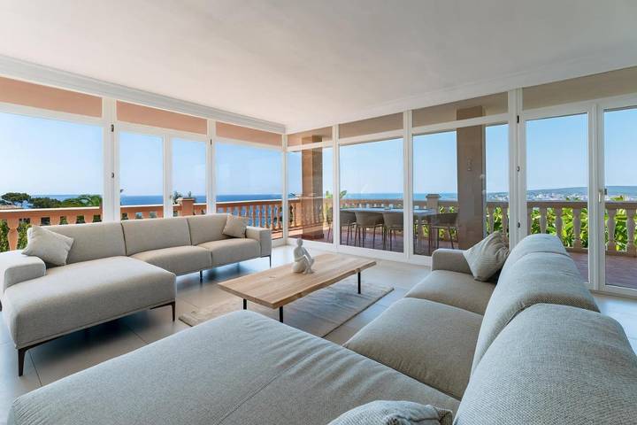 Ferienhaus für 8 Personen, mit Balkon und Terrasse sowie Garten und Pool