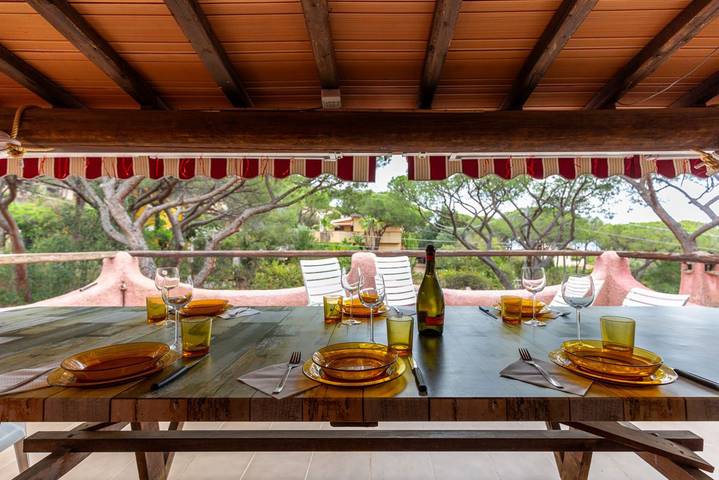Ferienhaus für 8 Personen mit Balkon/Terrasse in Santa Margherita di Pula, Pula und Umgebung