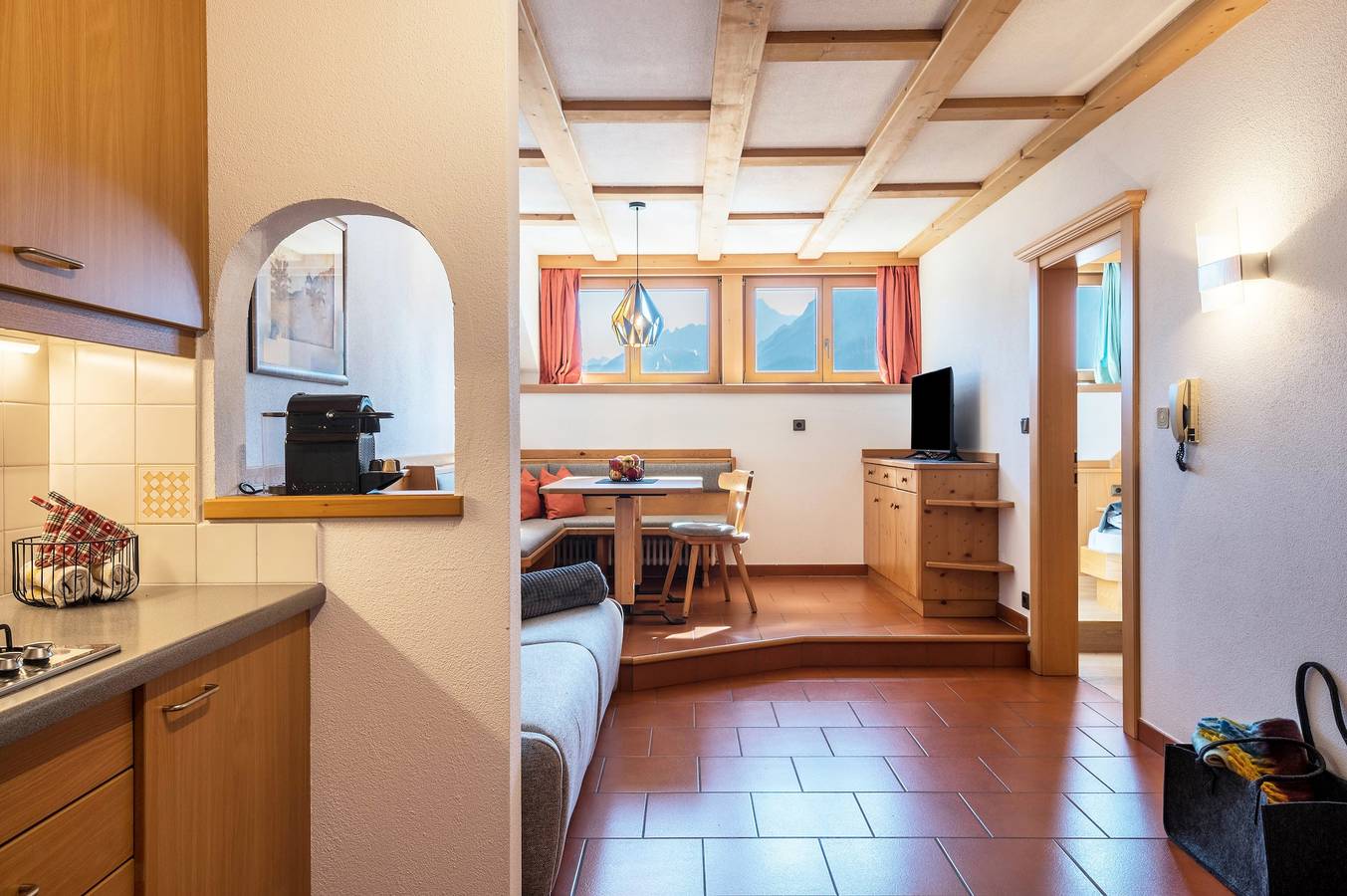Entire apartment, Apartment Häuslerhof Larix with Mountain View & Wi-Fi in Villgratener Berge, Niederdorf
