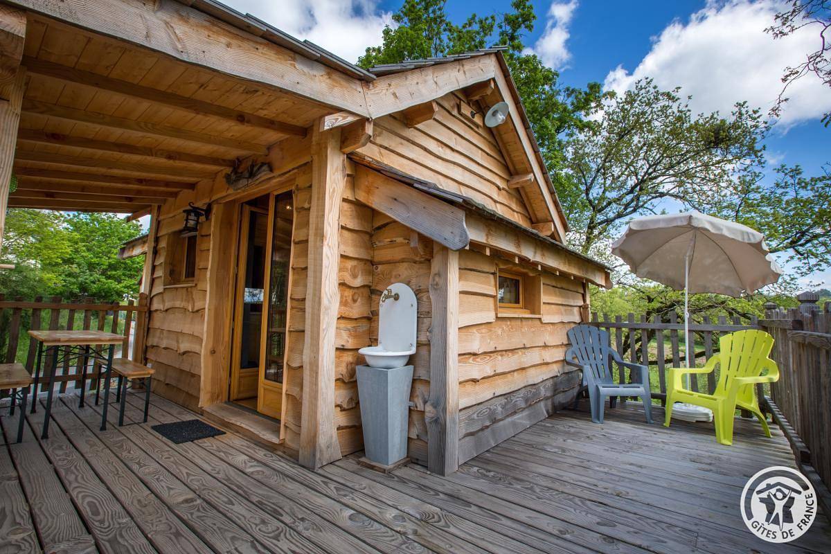 Gîte für 2 Personen mit Garten in Lissac-sur-Couze, Brive-la-Gaillarde und Umgebung